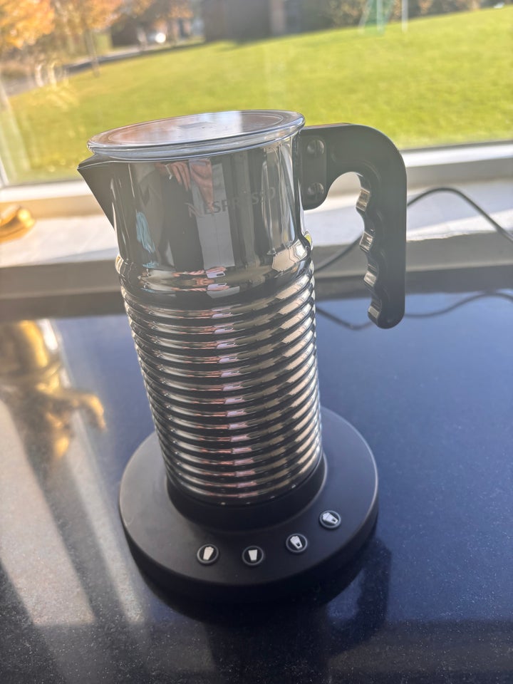 Nespresso mælkeskummer,