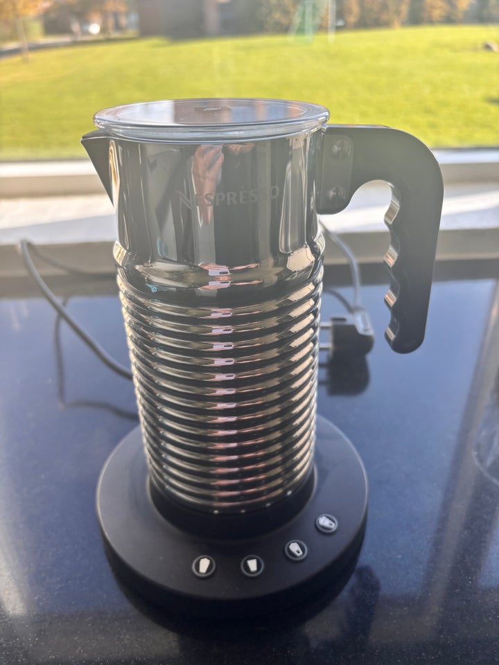 Nespresso mælkeskummer,