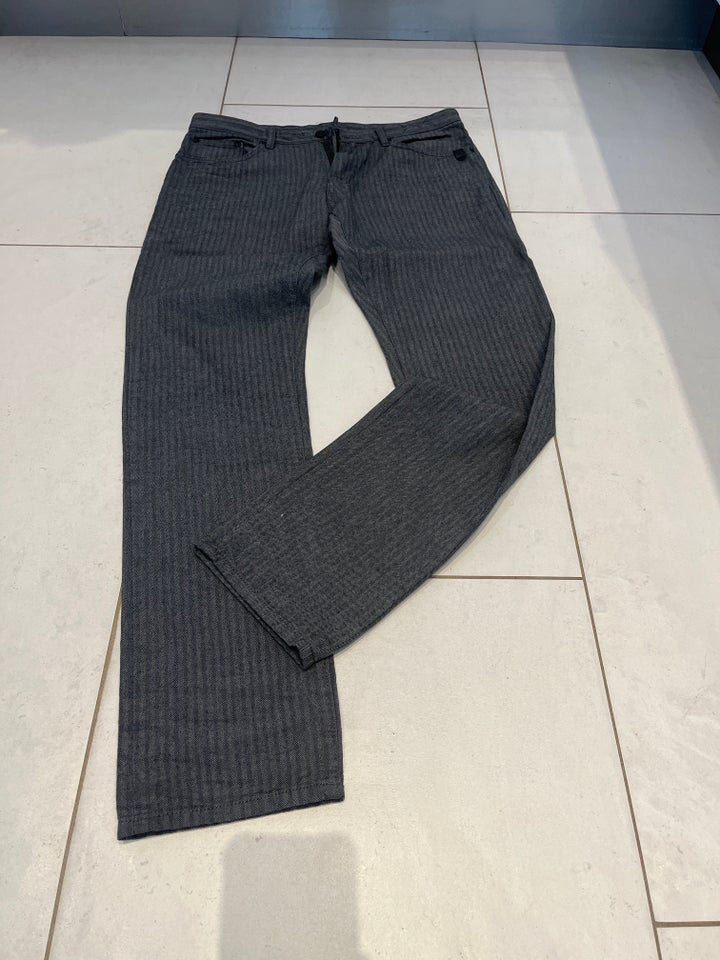 Jeans, Sand, str. 33