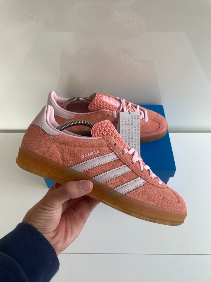 Sneakers str 385 Adidas