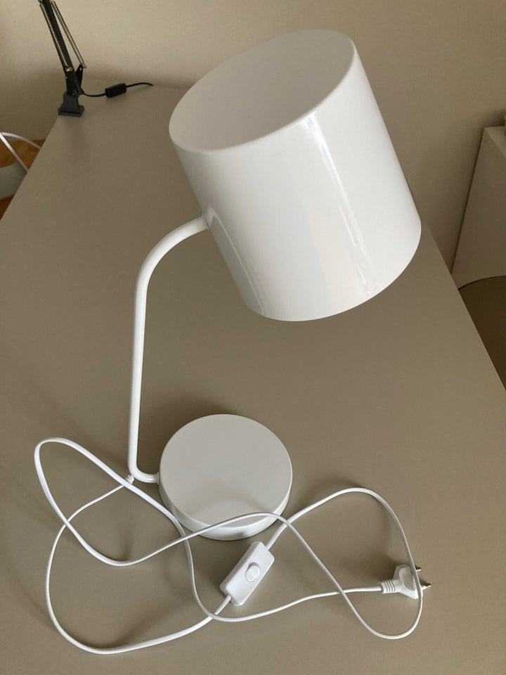 Skrivebordslampe Søstrene Grene