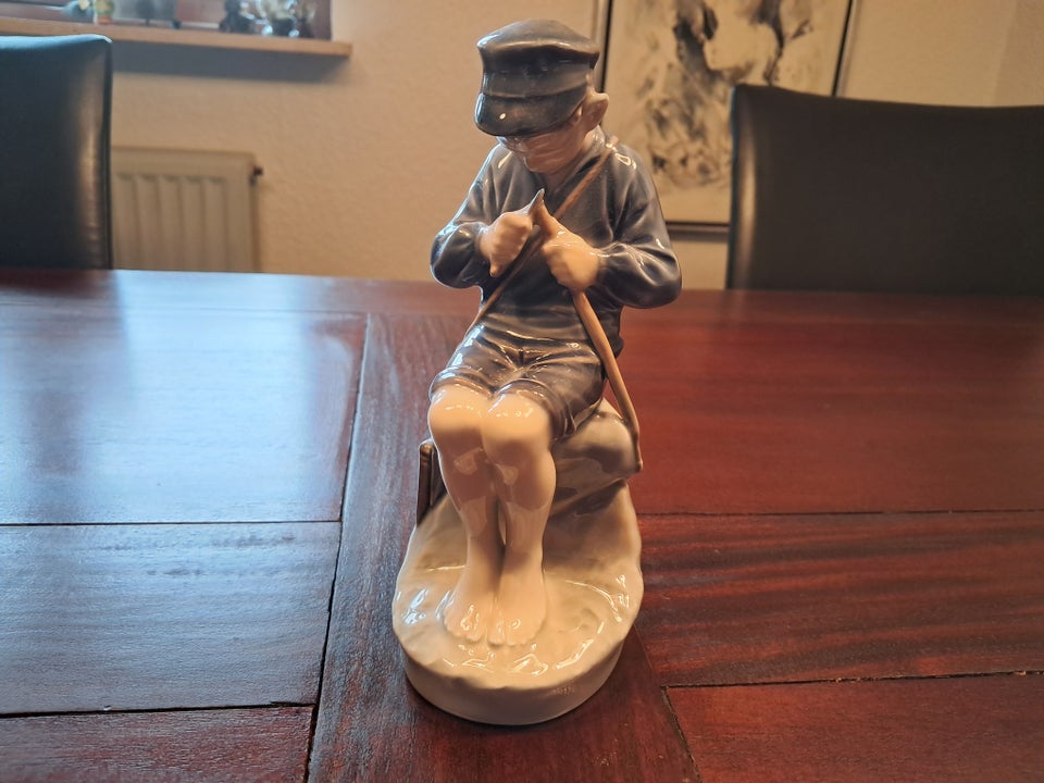 Porcelæn, Figur Dreng Snitter,