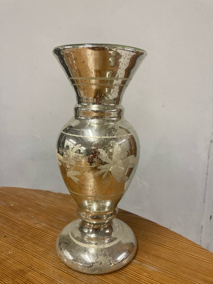 Vase, Fattigmandssølv , 100 år gl.