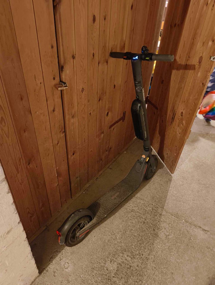 Løbecykel, Ninebot E22