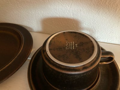 Keramik Kopper og tallerkner
