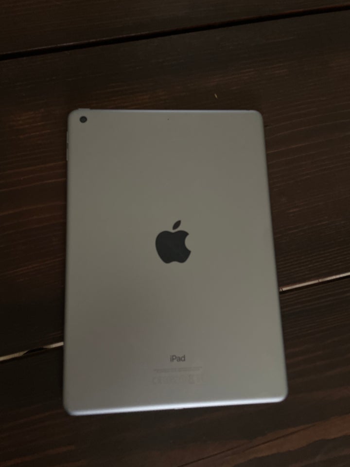 iPad 5, 32 GB, sort