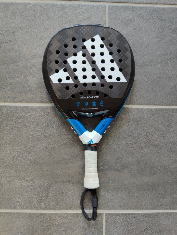 Padel bat, Adidas