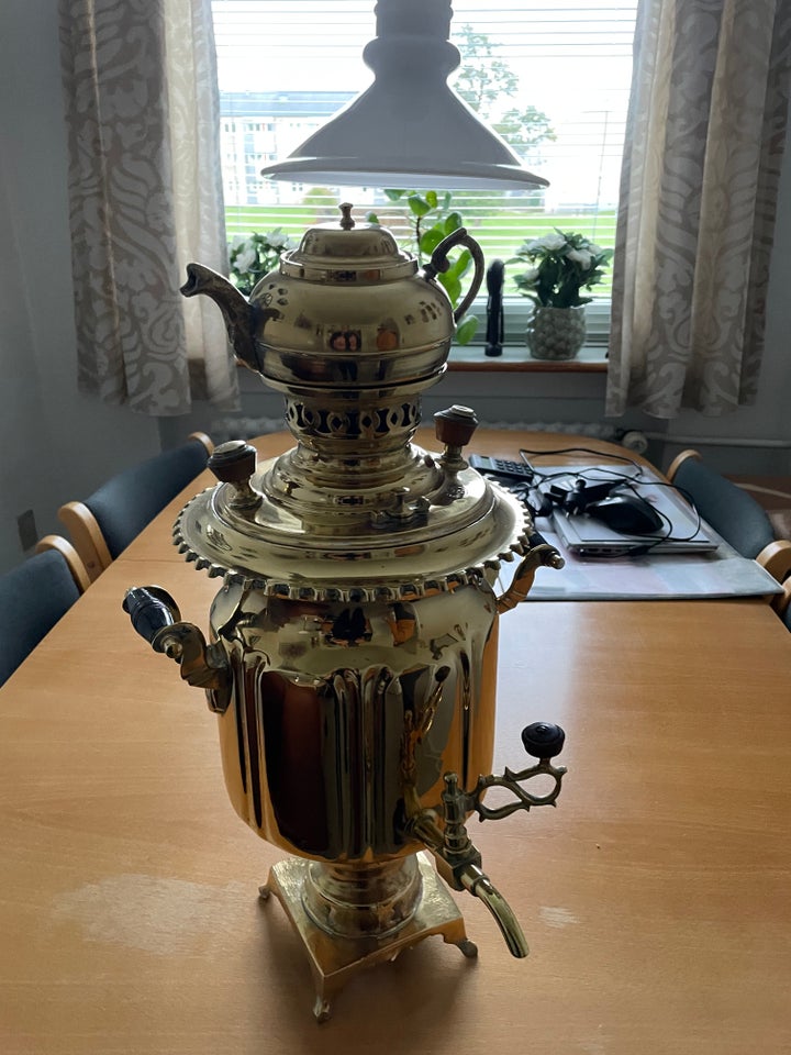 Andet, Messing samovar