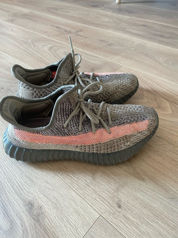 Sneakers, Yeezy 350 v2, str. 42,5