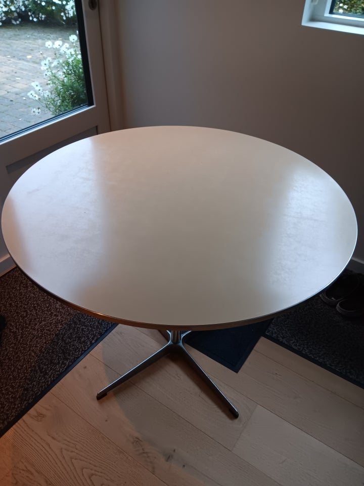 Spisebord, Arne jacobsen