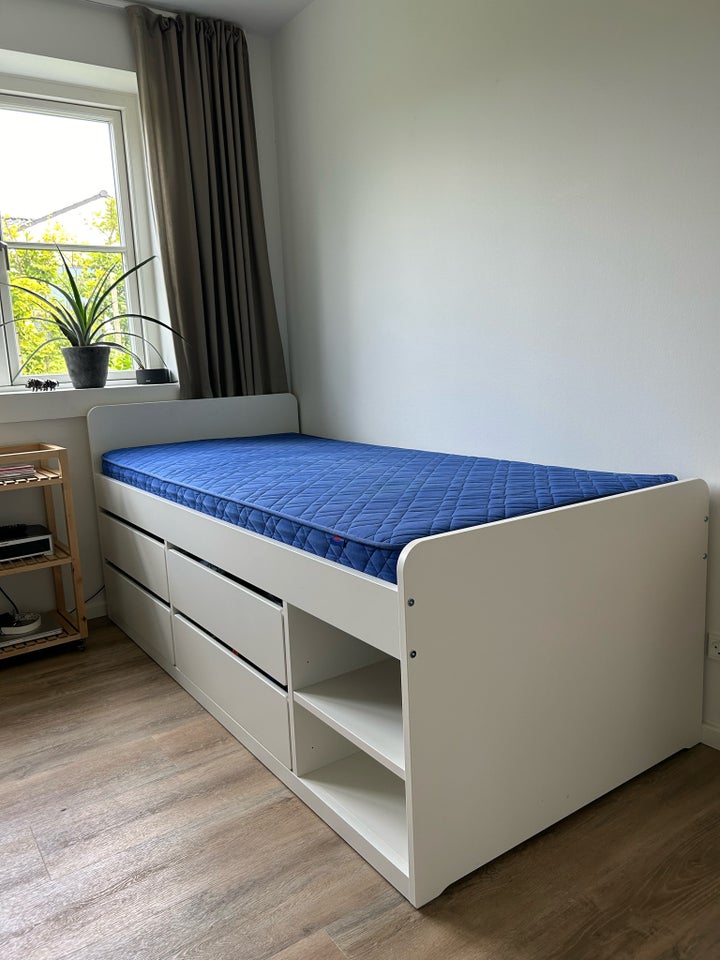 Enkeltseng Ikea b: 96 l: 206 h: 89