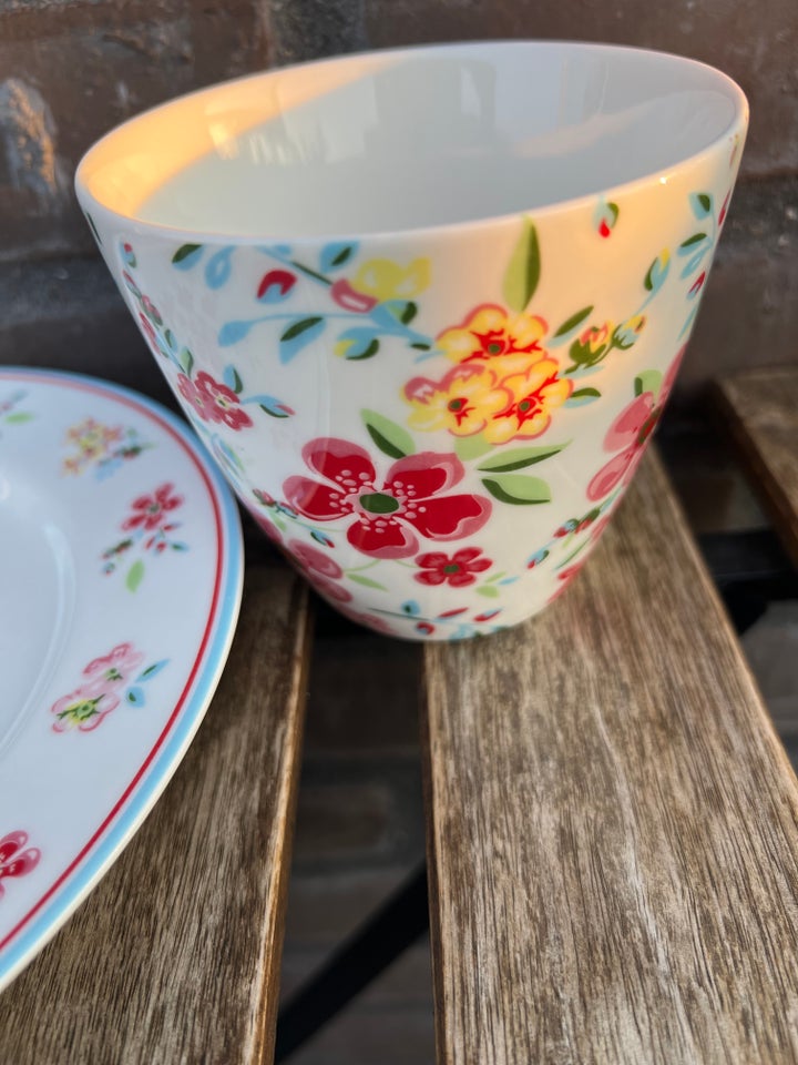 Porcelæn, Tallerken med lattekop,