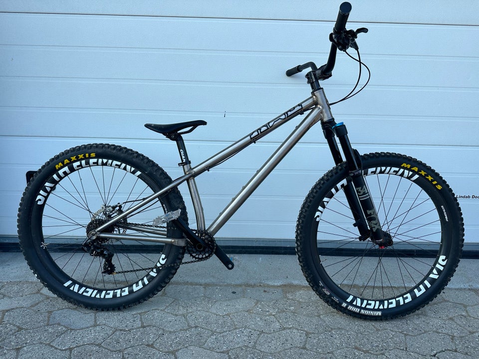 andet mærke Kingdom , hardtail, L