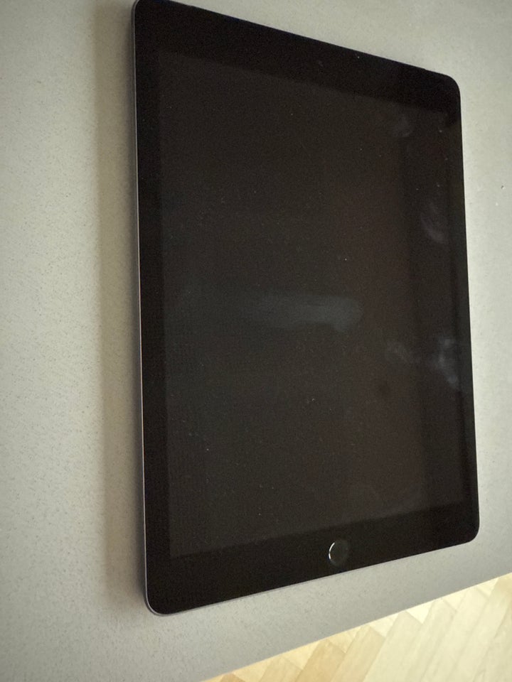 iPad Air 2, 16 GB, sort