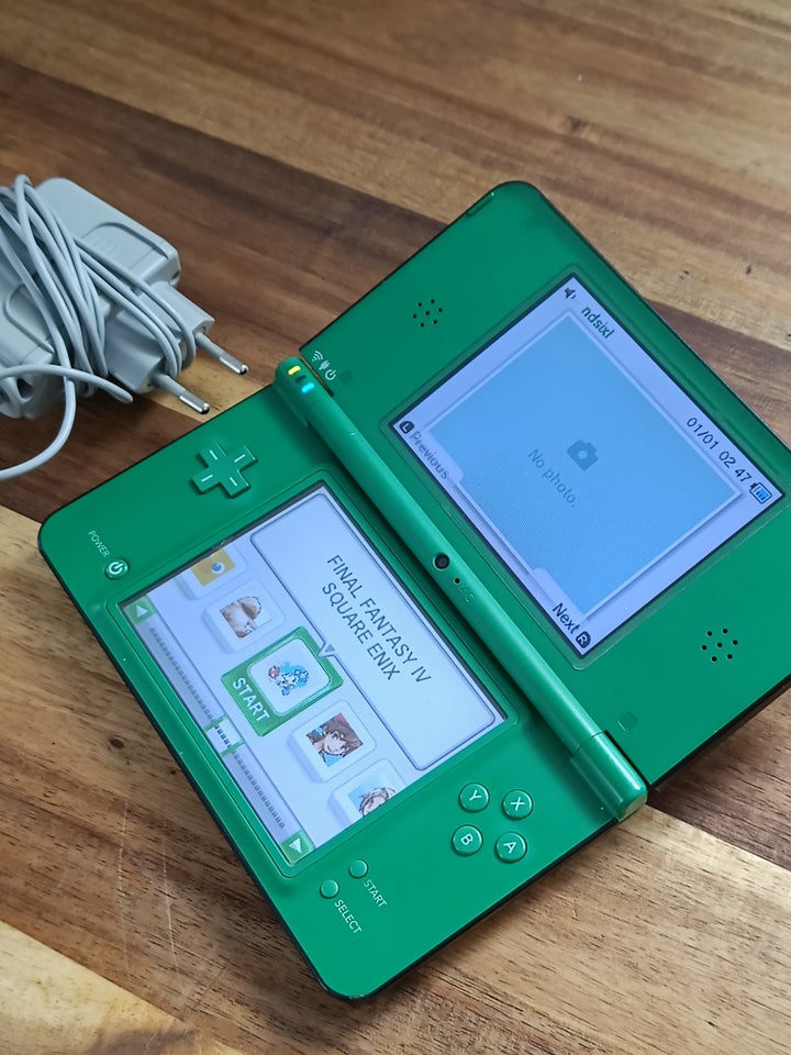 Nintendo DSI XL, God