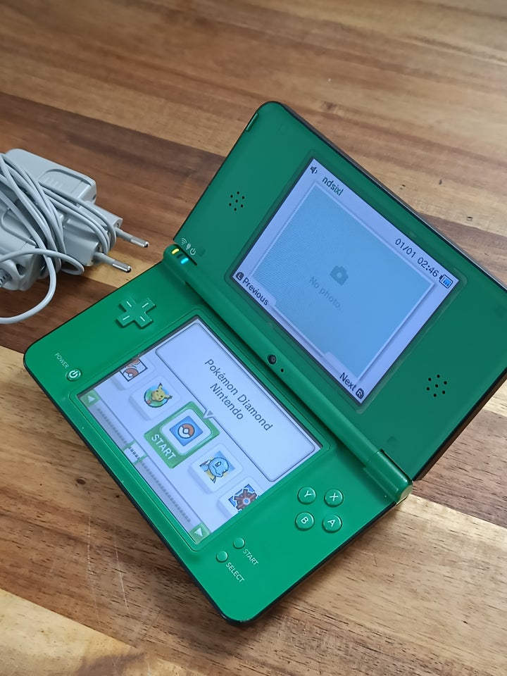 Nintendo DSI XL, God