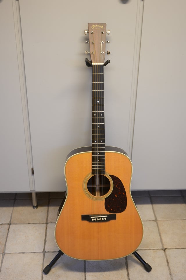 Western, Martin D28 Reimagined