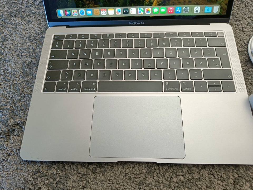 MacBook Air Retina 13-inch 2019