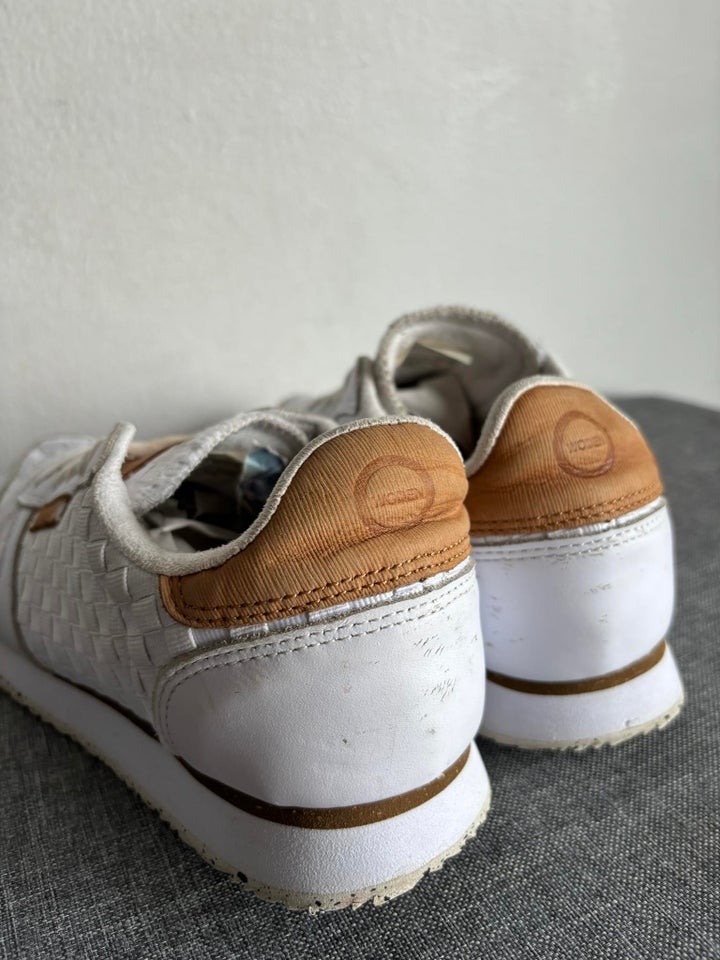 Sneakers, str. 40, Woden