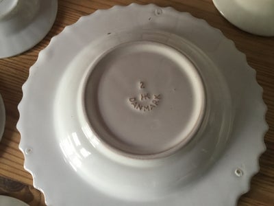 Askebægre Lyngby porcelæn