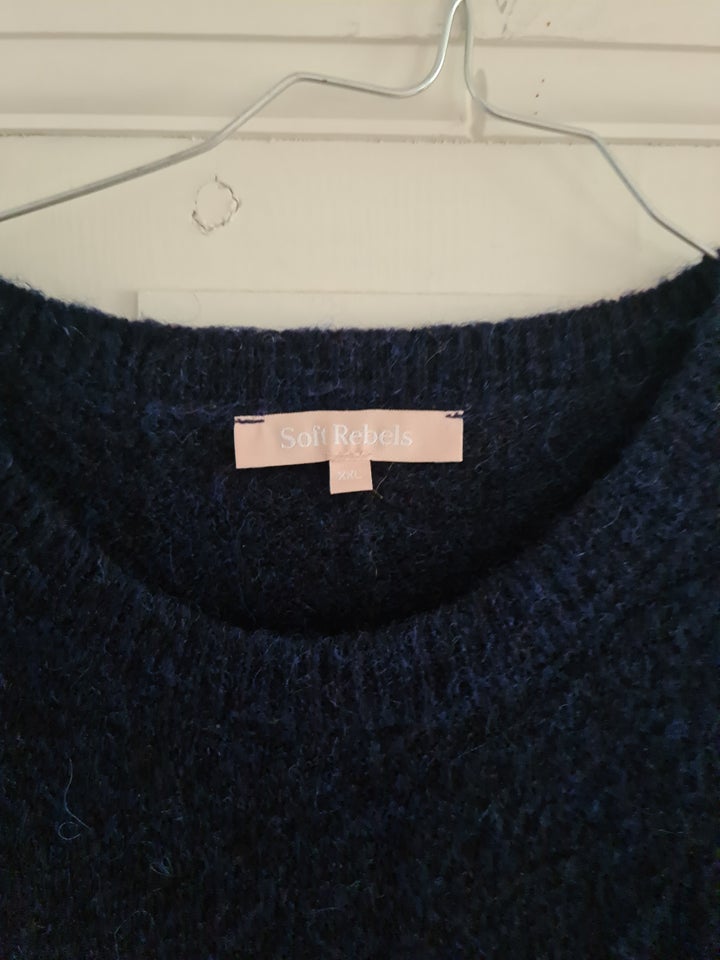 Sweater, Soft Rebels, str. 44