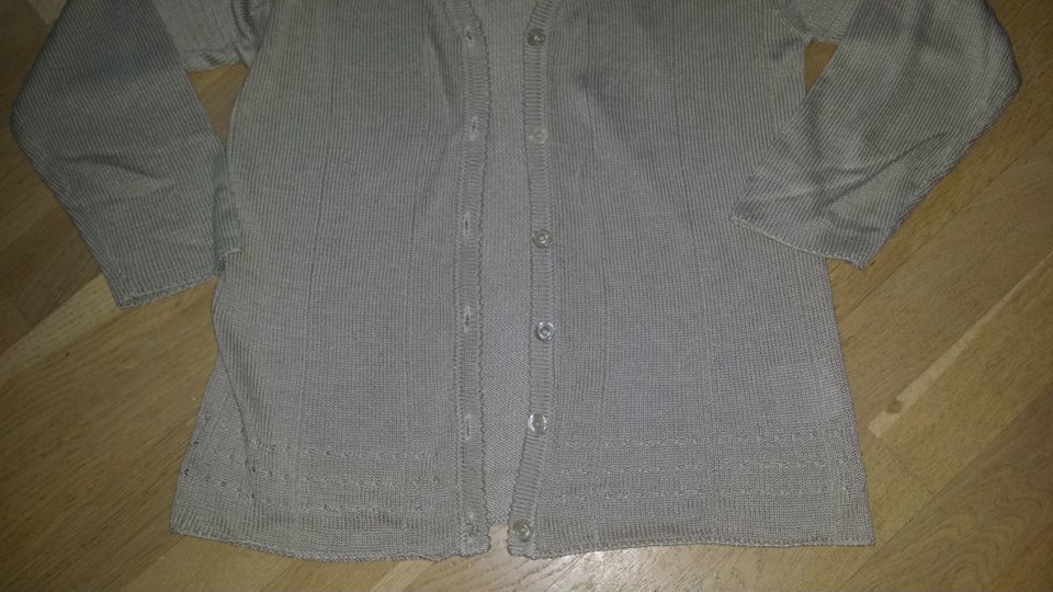 Cardigan, Estelle, str. 36