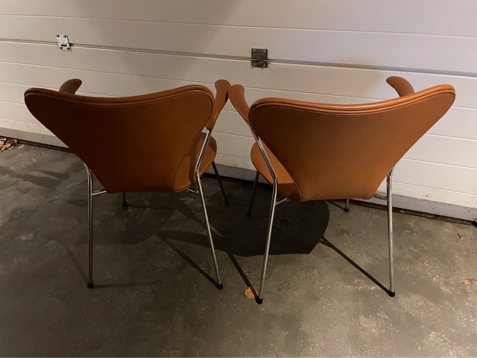 Arne Jacobsen stol 3107 med