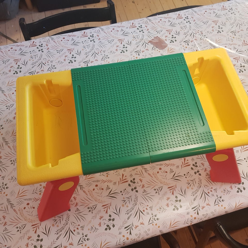 Lego blandet, Lego bord