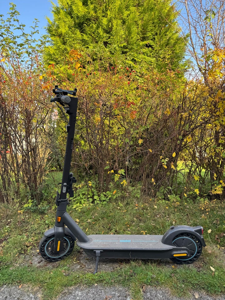 El-løbehjul, Ninebot MAX G30D