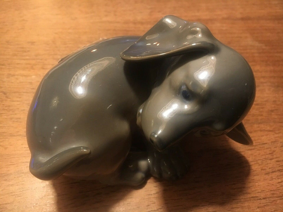 Porcelænsfigur Grævlingehund