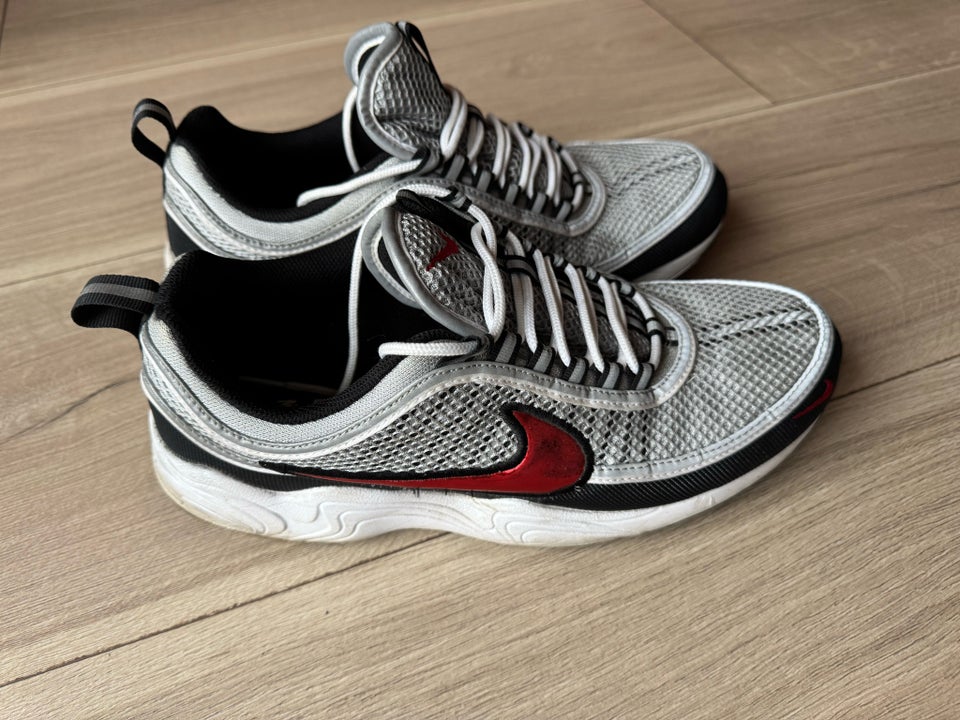 Sneakers, Nike Spiridon, str. 44