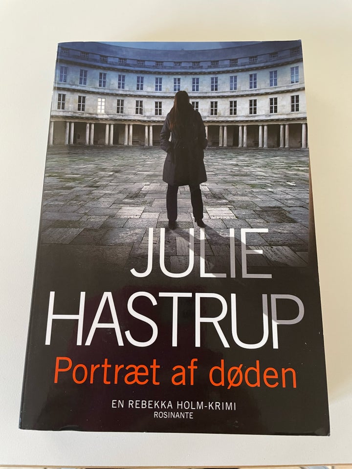 Portræt af døden, Julie Hastrup,