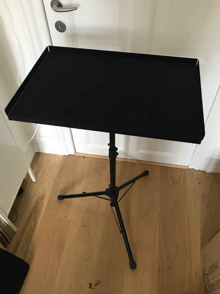 KM 13500 Percussion table