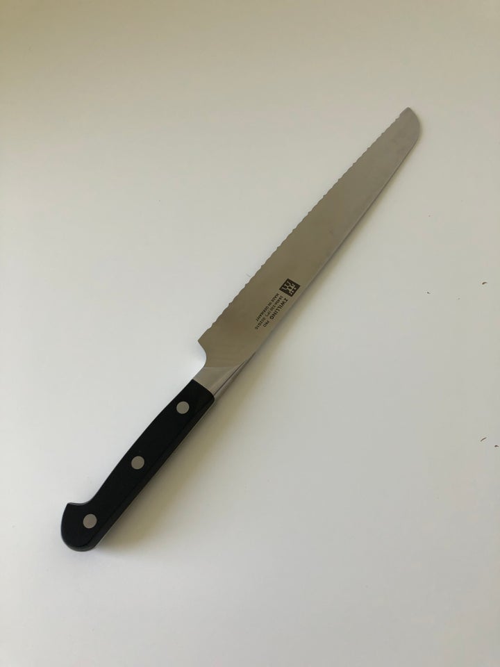 Zwilling Pro Series Bread Knife –