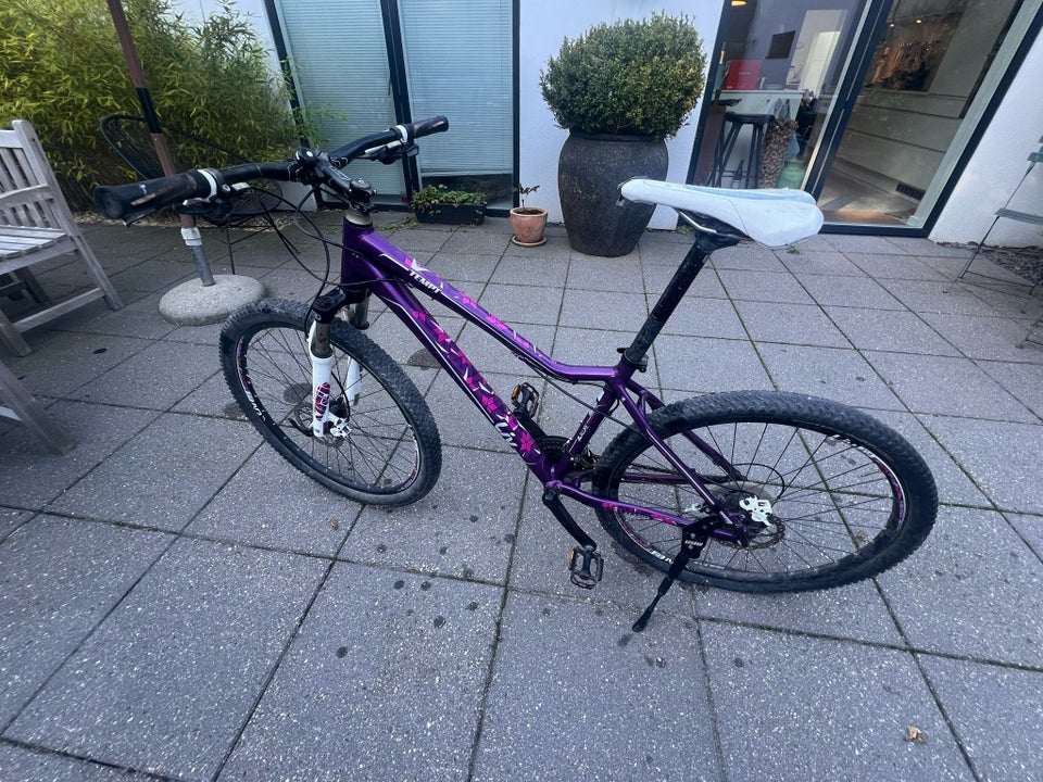 andet mærke Liv Tempt, hardtail,