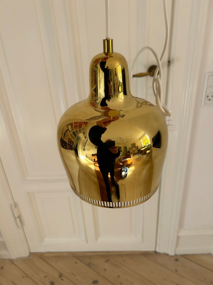 Alvar Aalto, Golden bell, Lamp