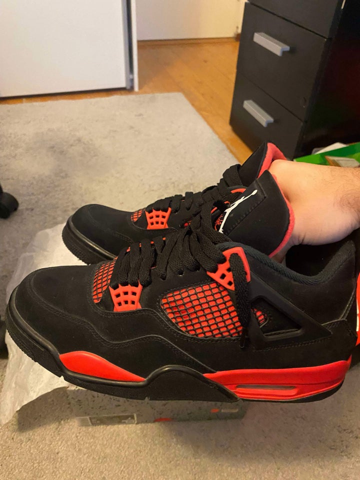 Sneakers Jordan 4 red thunder