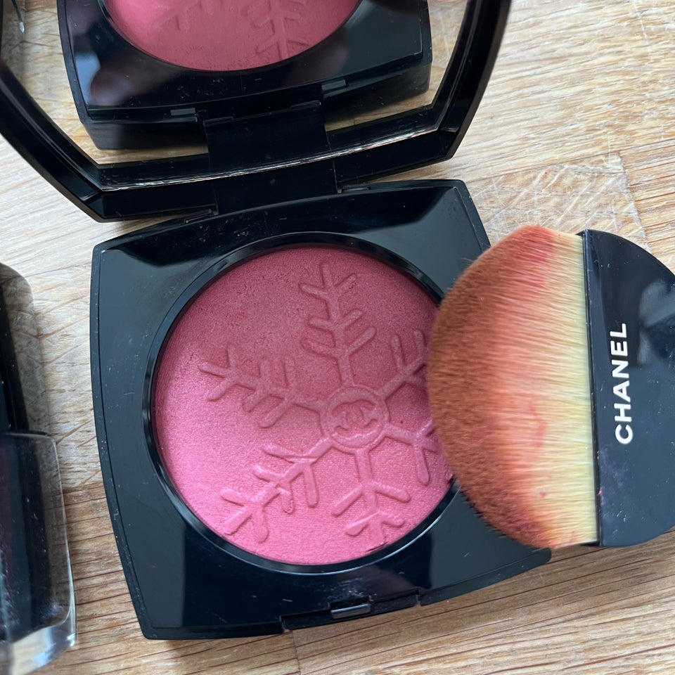 Makeup, Øjenskygge, blush