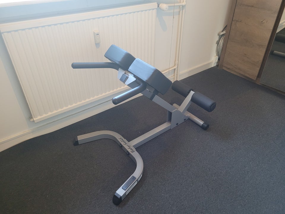 Rygtræner Hyperextension bænk