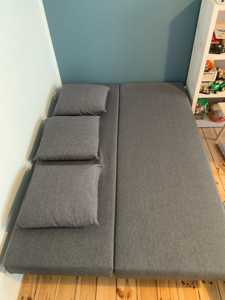 Sovesofa, Ikea, b: 135 l: 194 h: 42