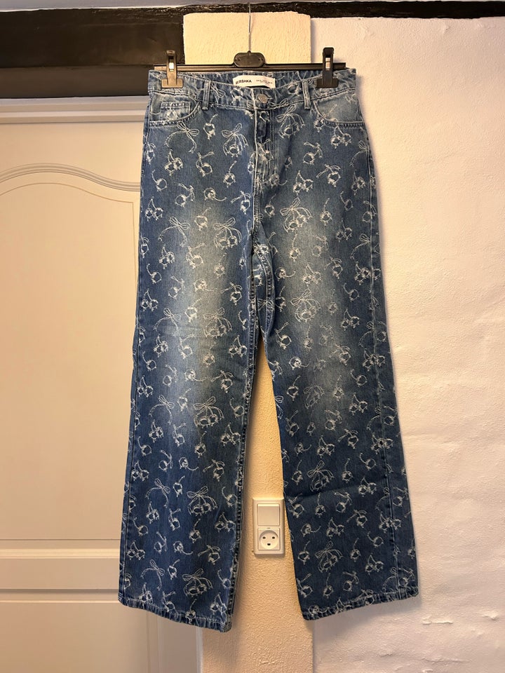 Jeans, Bershka, str. 36