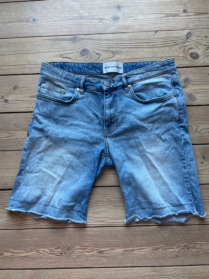 Shorts, Won hundred, str. 31