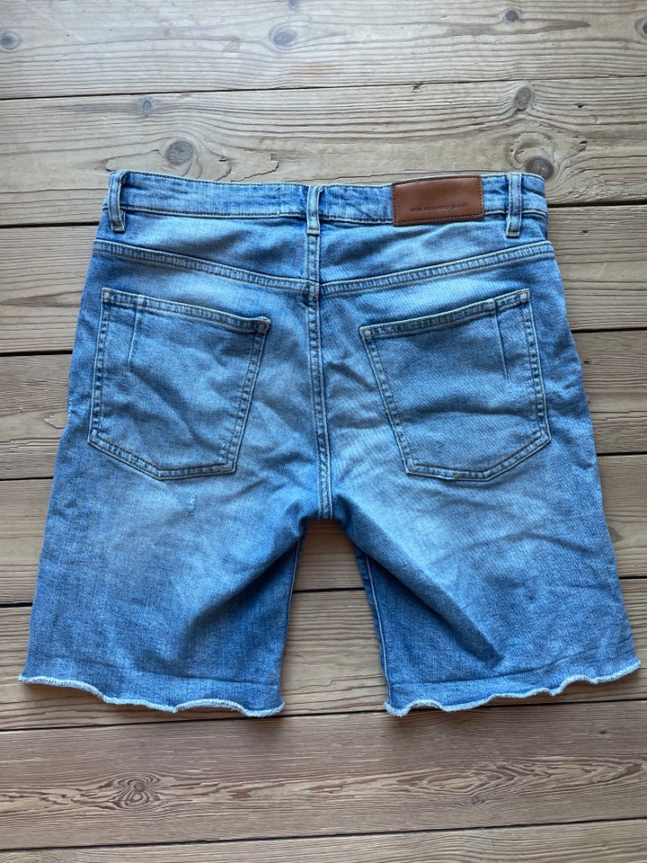 Shorts, Won hundred, str. 31