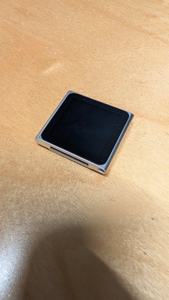 Andet mærke, Apple iPod nano 6th