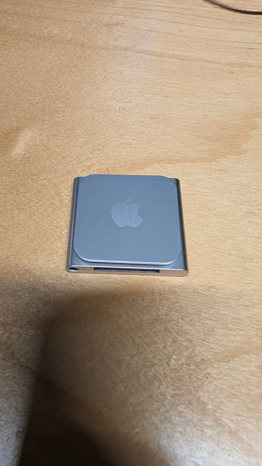 Andet mærke, Apple iPod nano 6th