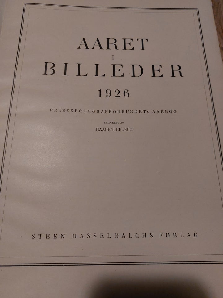 Bøger og blade, Året i billeder