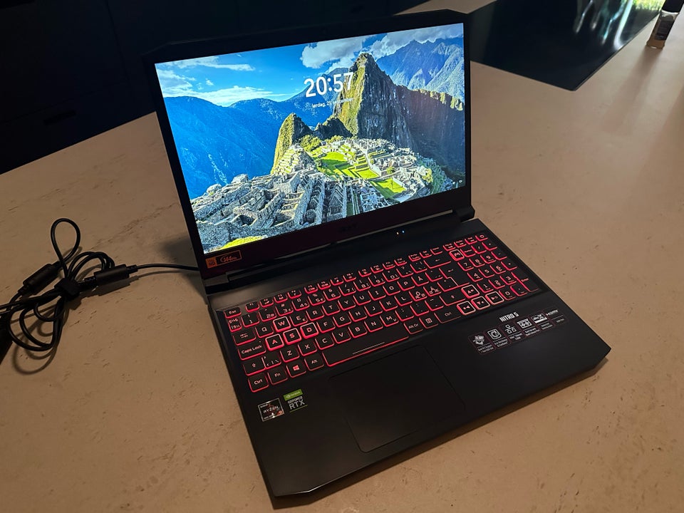 Acer Nitro 5 AMD Ryzen 9 330 GHz