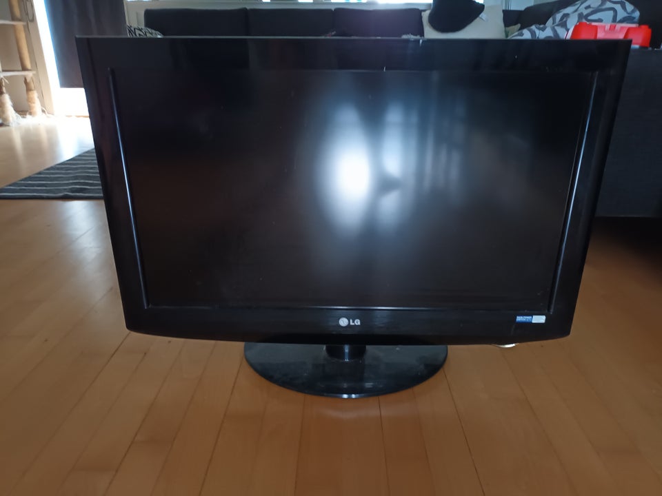 LG, 32", God