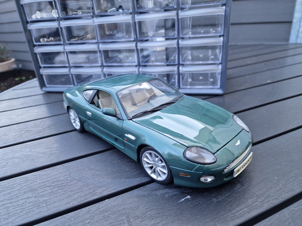 Modelbil, Maisto Aston Martin DB7,