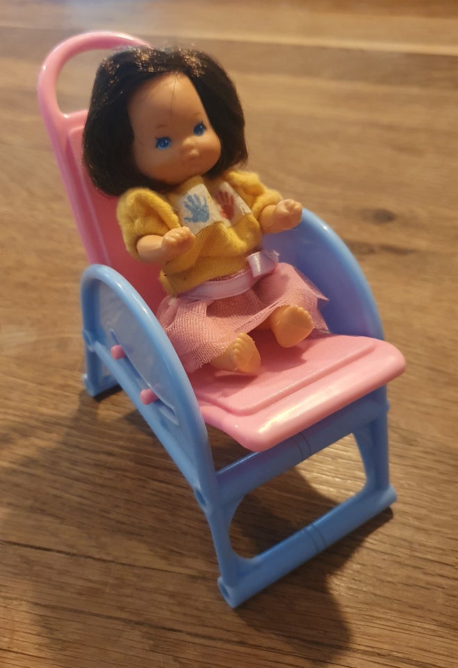 Barbie, Højstol og baby